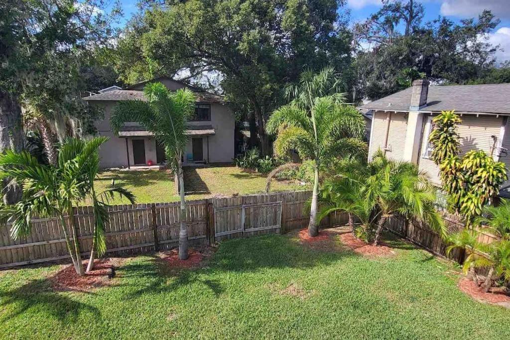 Cozy Cute Bungalow Steps From Swan Lake Morton Villa Lakeland Exterior foto